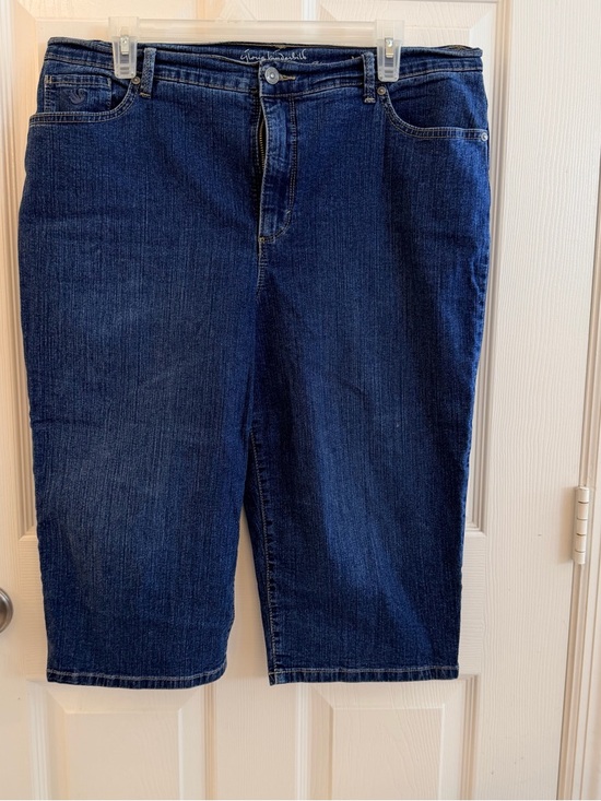 Gloria Vanderbilt Pants - Gloria Vanderbilt Navy Blue Denim Capri with Slimming Waist Detail